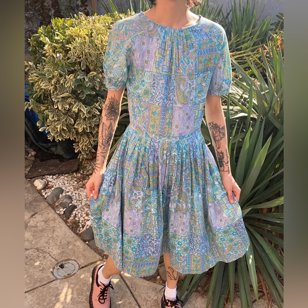 Vintage Psychedelic Patterned Pleated Midi Dress